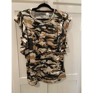 Flutter sleeve camo shirt in Large ladies